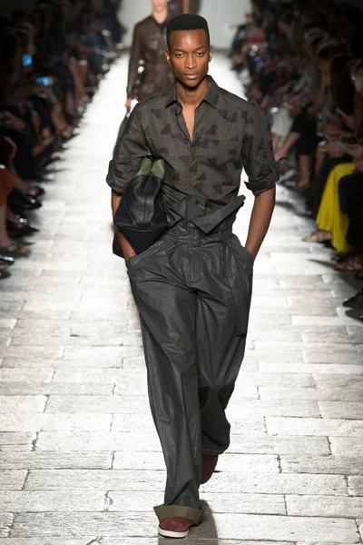 Look 26
